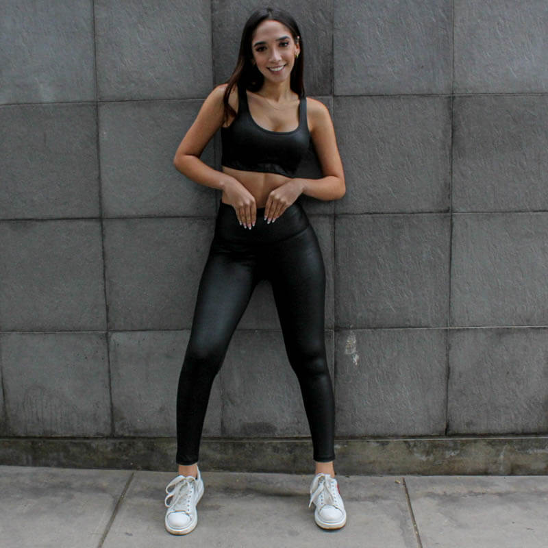 Conjunto Leggings para Mujer Diseño Shiny Negro con Top Negro Marca Greenfit